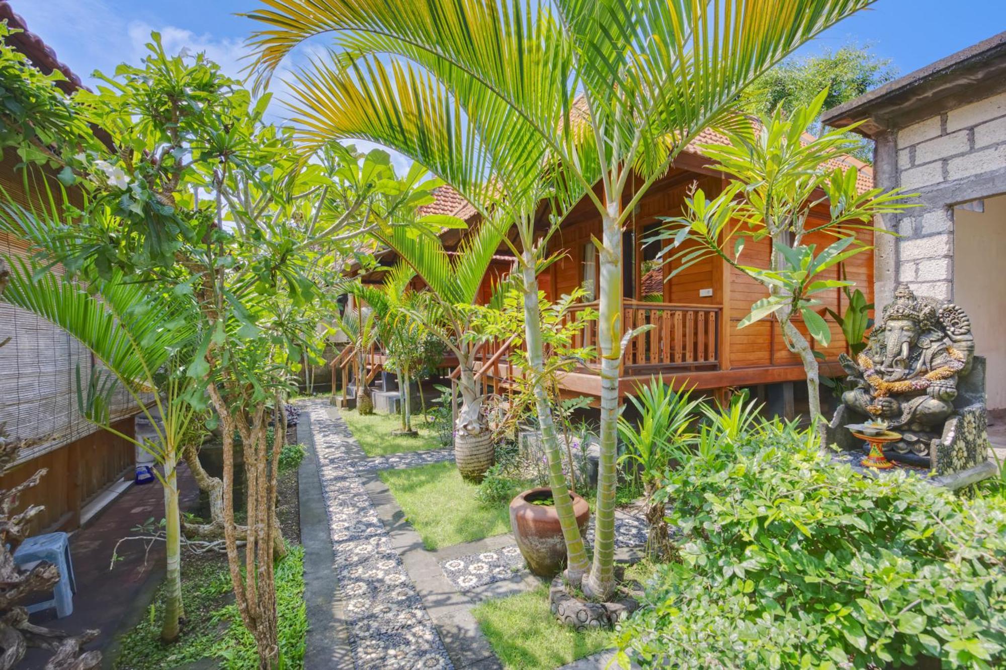 Ss Pangket Bungalow Toyapakeh Exterior photo